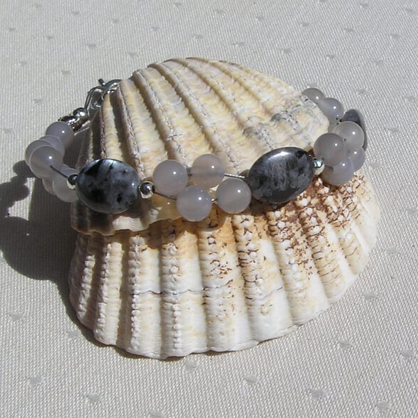 Black Labradorite & Grey Agate Gemstone Beaded Chakra Bracelet "Emilia"