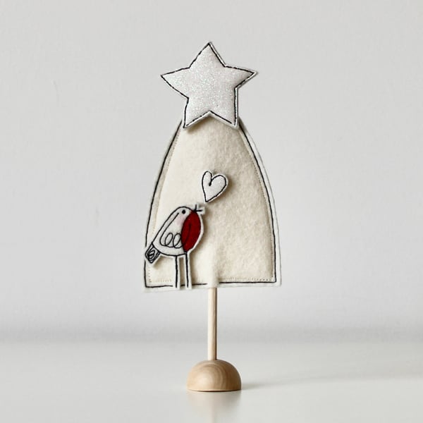 'Christmas Tree with a White Glittery Star, Robin and Heart'