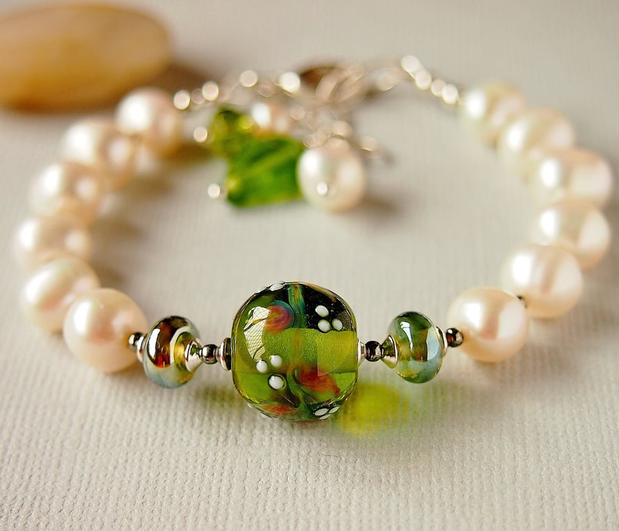 Pearl Bracelet - Glass Bead Bracelet - Green - Ivory - Sterling Silver