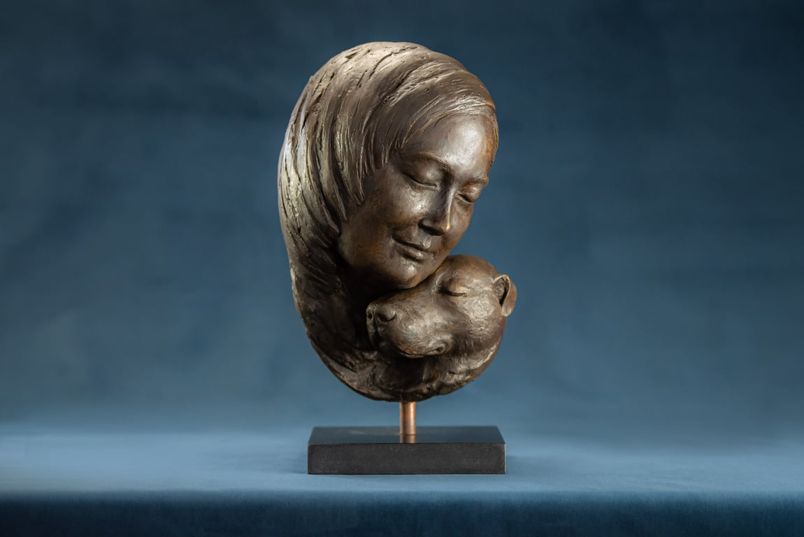 Portrait of a Dog Resting Its Head on a Woman Statue Bronze Resin Sculpture