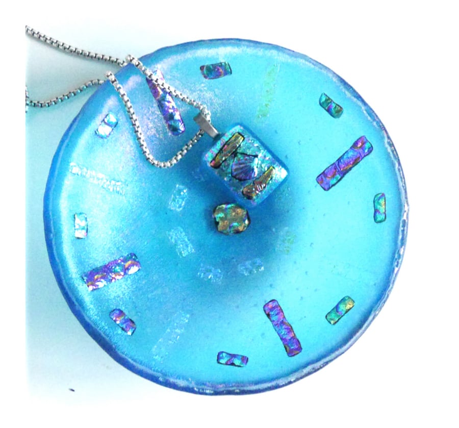 SOLD 240310 Fused Glass Bowl Round 12.5cm Turquoise Dichroic 054