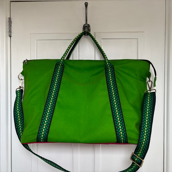 Large, zip top, soft-sided, waved canvas bag