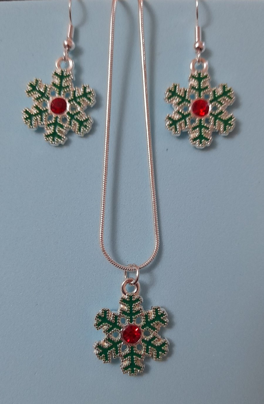 Snowflake earring and necklace set