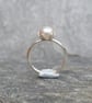 Pearl and silver ring - Image 2