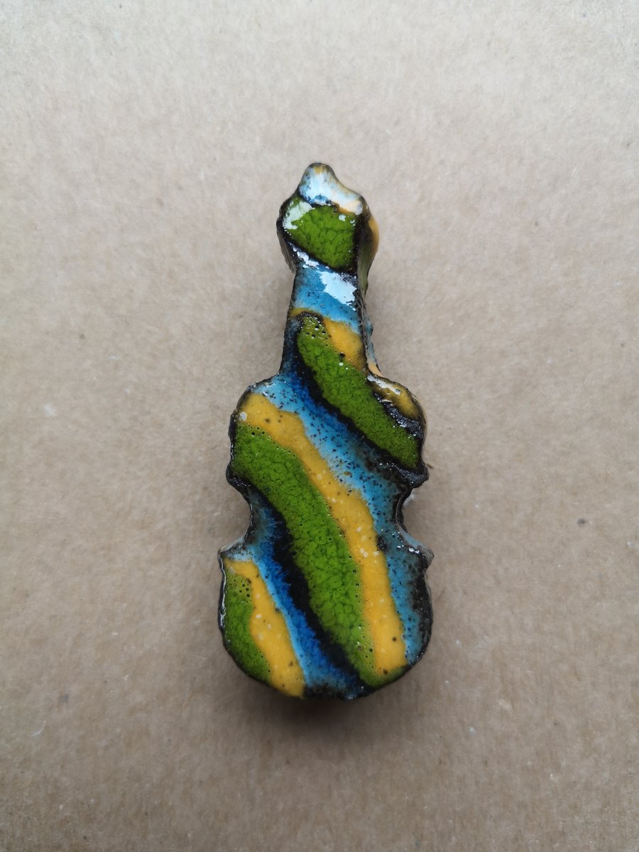 Funky Fiddle Brooch