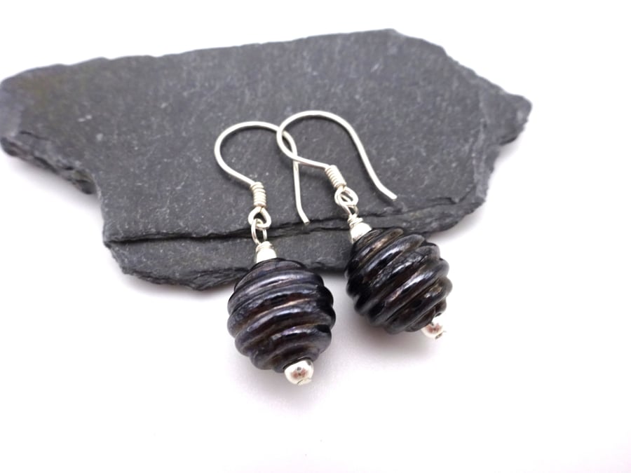metallic grey ribbed lampwork glass earrings