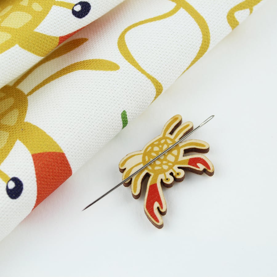 Crab Magnetic Needle Minder