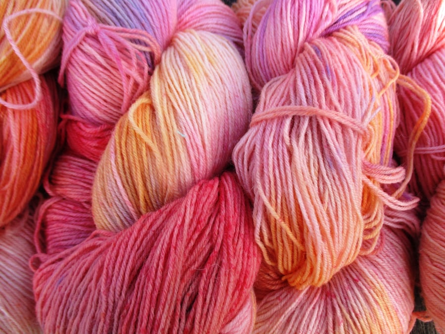 Hand-dyed Superwash 4PLY Sock Wool 100g Peach Candy