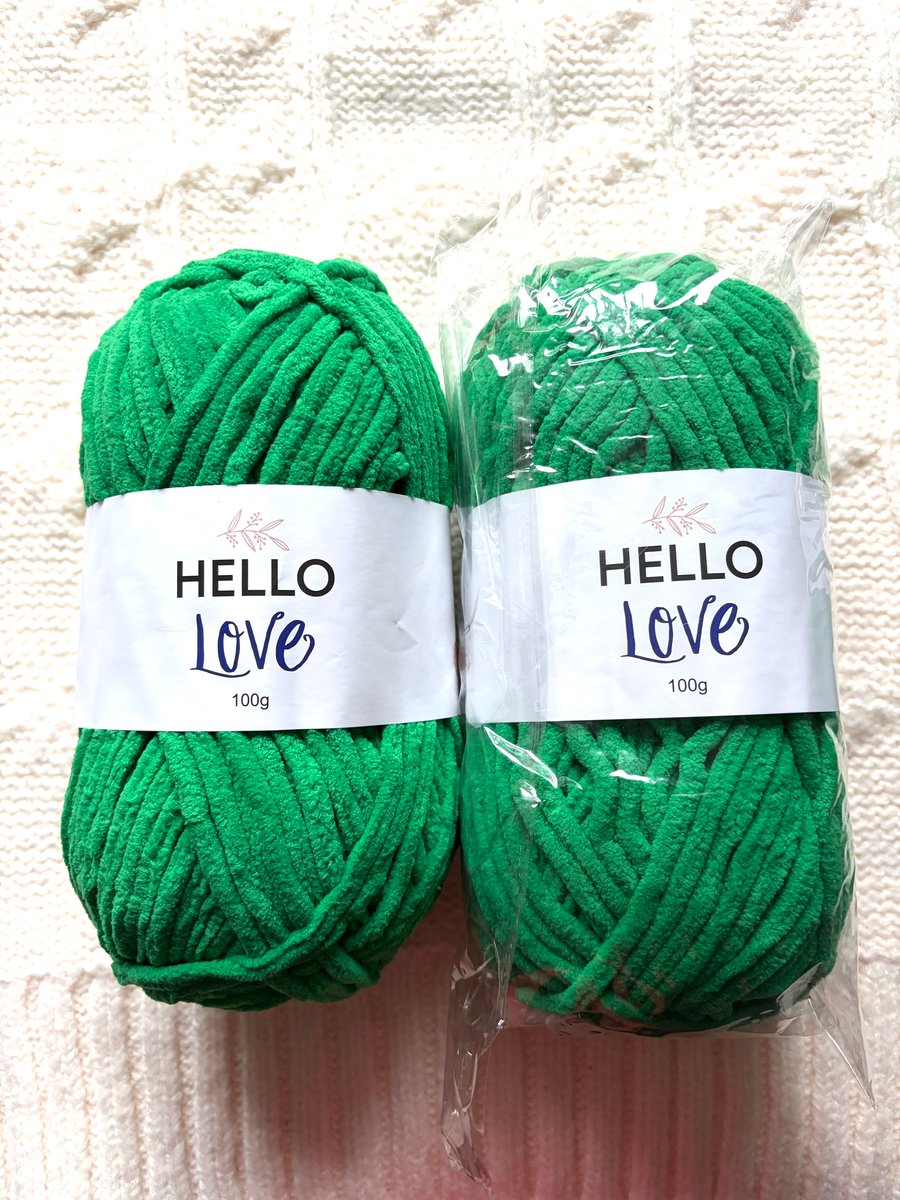 2 balls x 100g Hello Love Chenille Yarn Super Bulky Polyester - Green