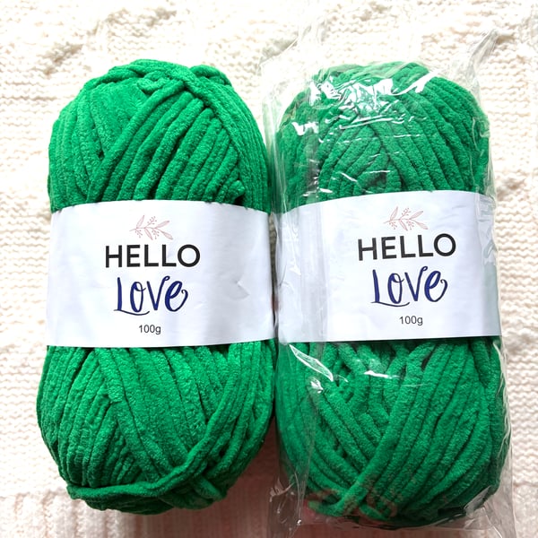 2 balls x 100g Hello Love Chenille Yarn Super Bulky Polyester - Green