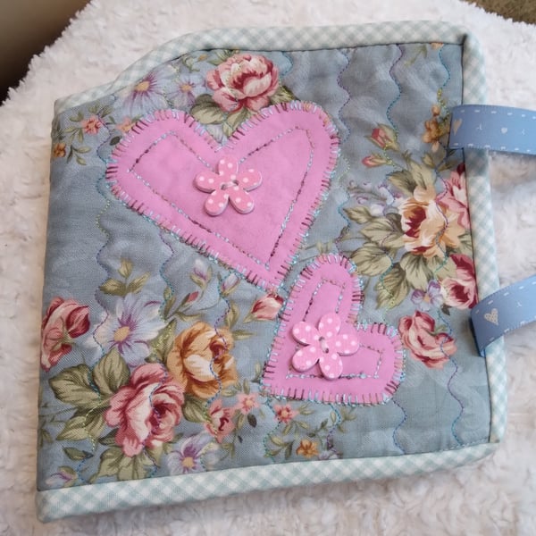 Hand finished quilted, appliqued CAFITIERE COSY 