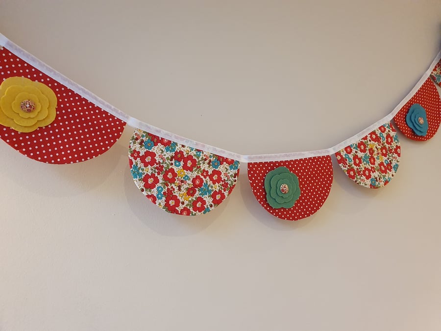 Red Floral Scallop Bunting 
