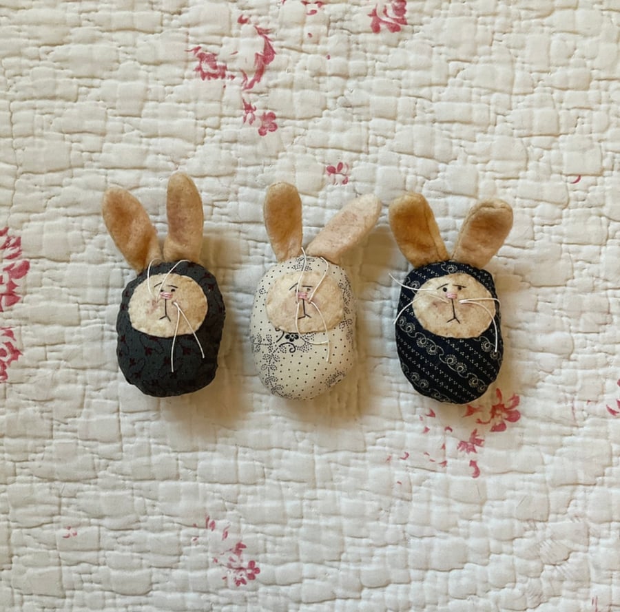 Easter bunnies set of three