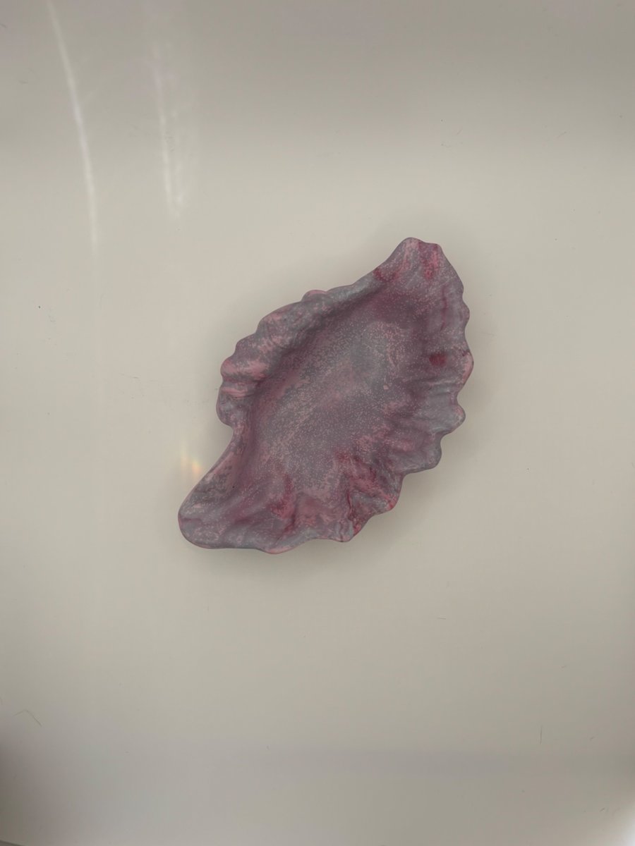 Eco resin shell shaped trinket tray