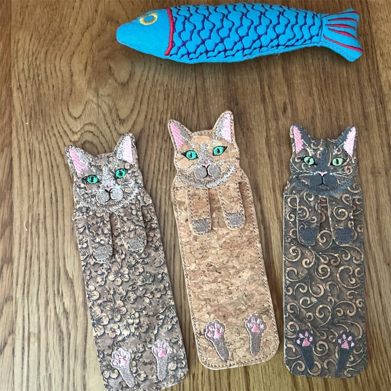 Cork  Cat bookmark. Embroidered kitty page keeper by Fidditchdesigns.