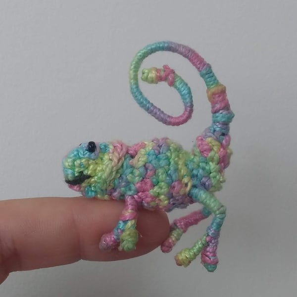 Chameleon crochet decoration, Plant hugger, micro crochet, quirky gift, SALE