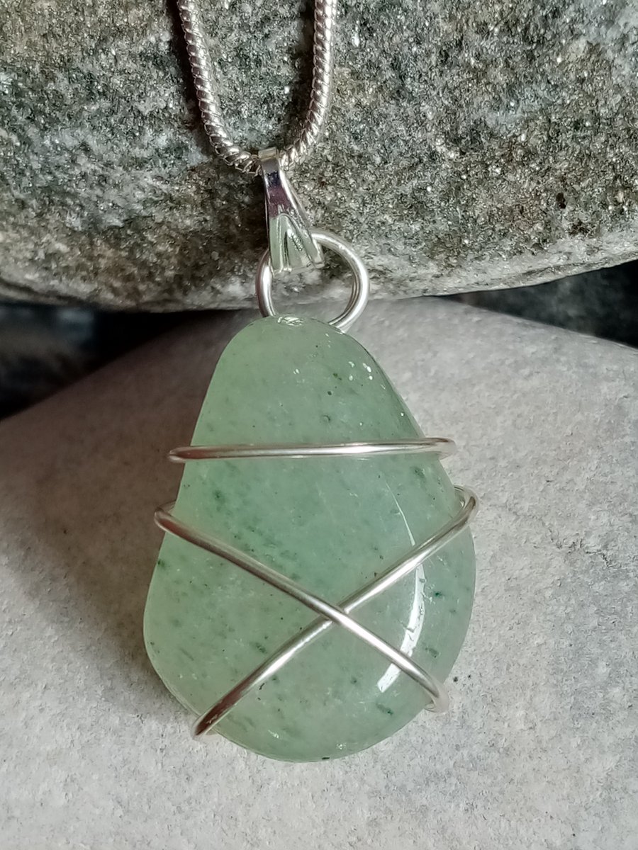 Wire-wrapped natural Aventurine tumble stone 