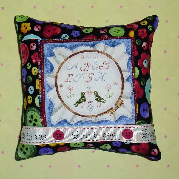 Pincushion - Cross Stitch and Love to sew