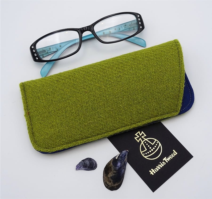 Harris Tweed eyeglasses case in lichen green