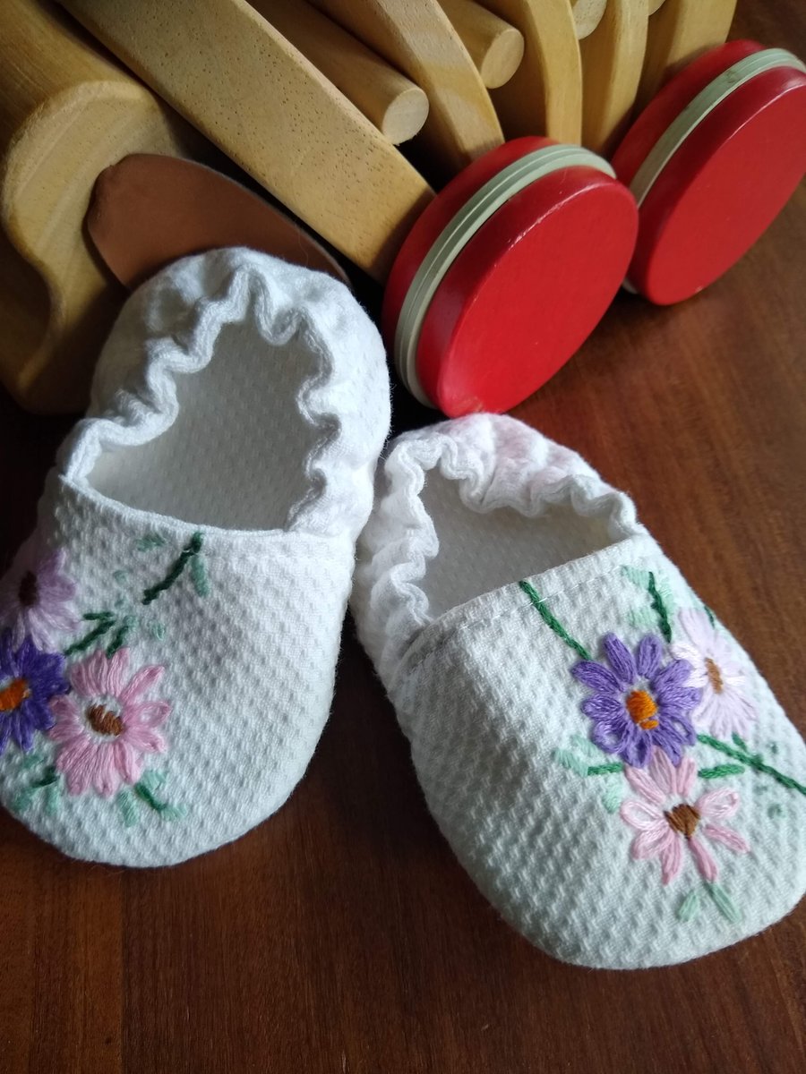 Cotton Baby Shoes with Vintage embroidery to fit 0 - 3 months  