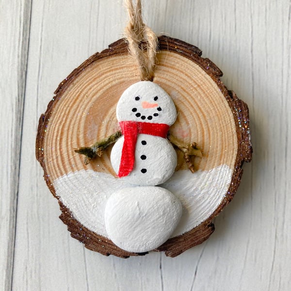 Rustic hanging wood snowman Christmas decoration 