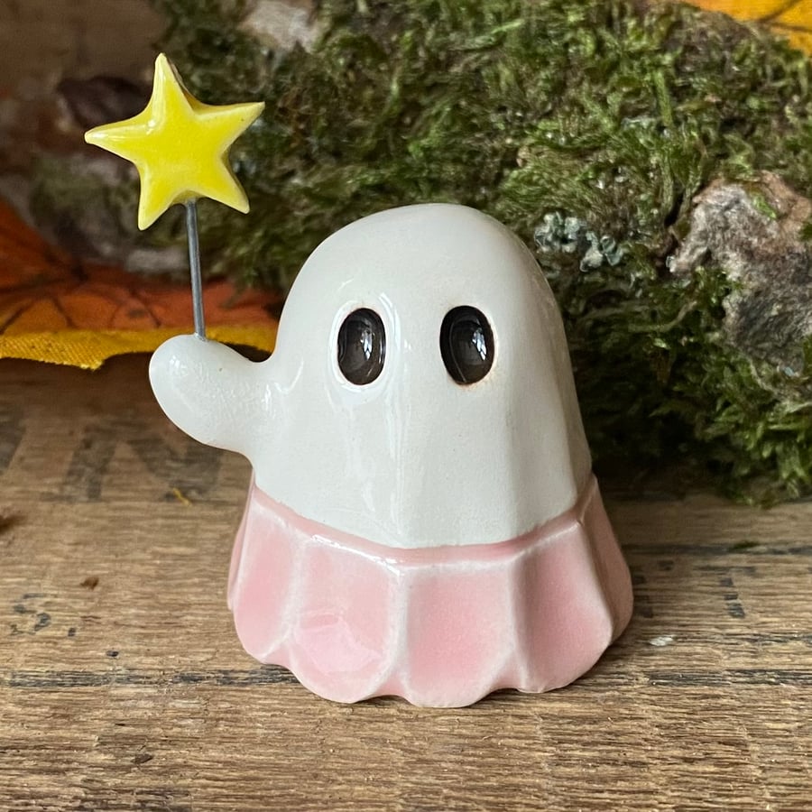 Ceramic ghost Boo Lorena Ballerina 