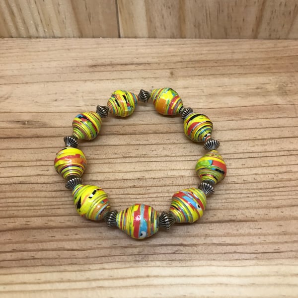 Paper Bead Bracelet. (223)