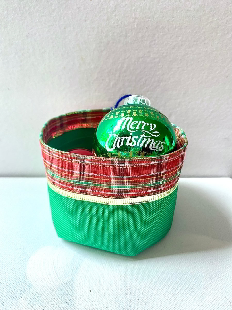 Tartan trimmed table top treat basket 