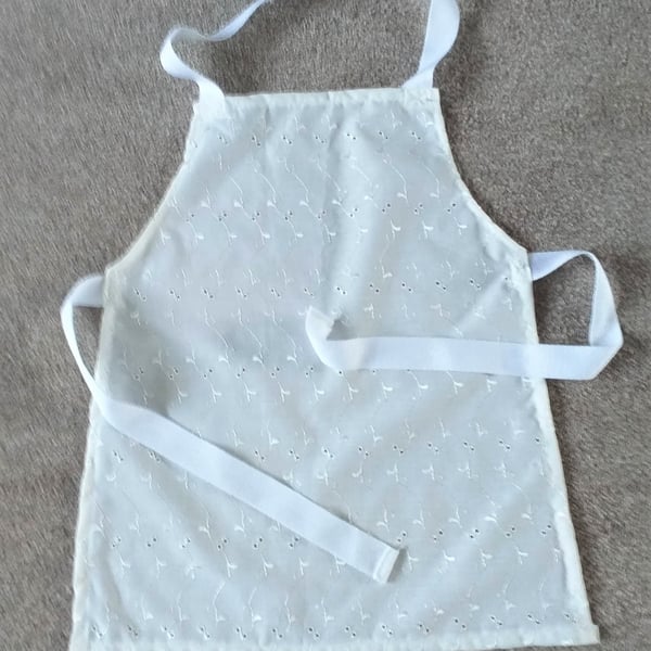 Ivory, Broderie Anglaise,  Apron, age 2-6 approximately