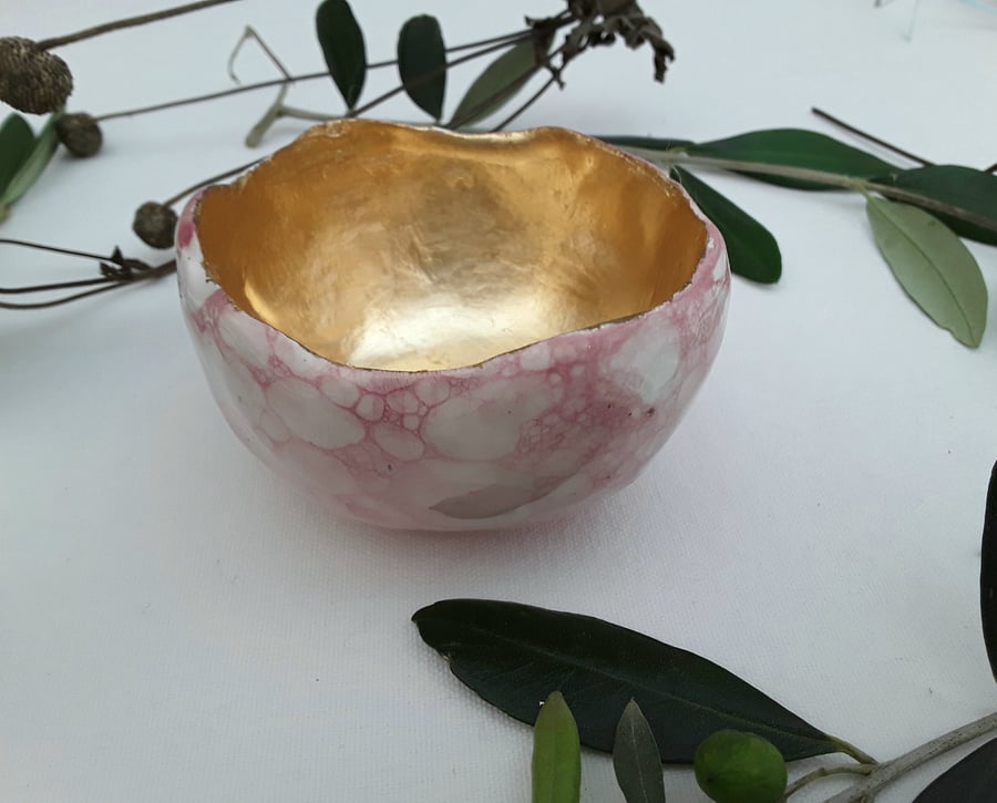 Pink and gold glow bowl