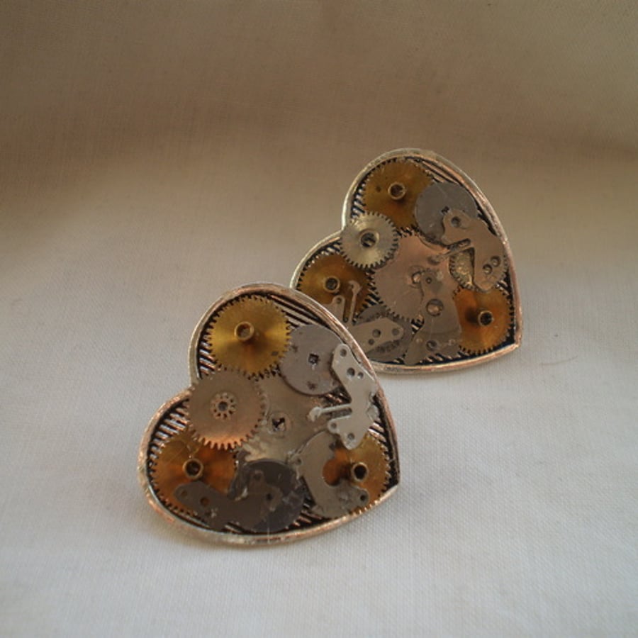 *SALE* Steampunk Heart Watchpart Earrings