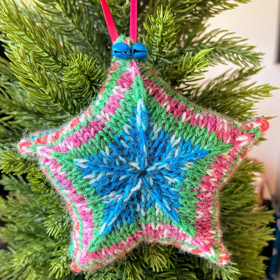 Hand knitted star - Christmas Decorations - Multicolour