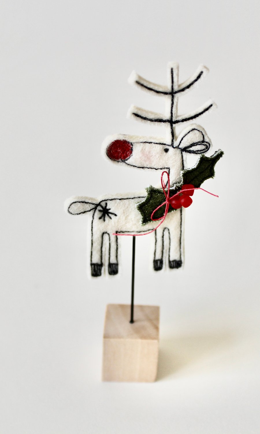 'Gazing Reindeer' - On the block Christmas Decoration
