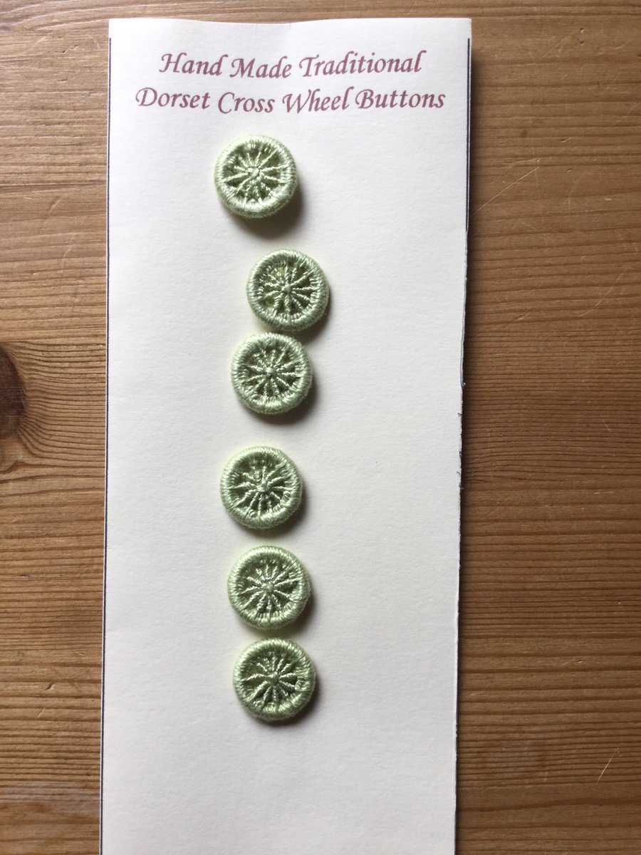 Set of 6, 15 mm, Traditional  Dorset Cross Wheel Buttons, Pale Green D9