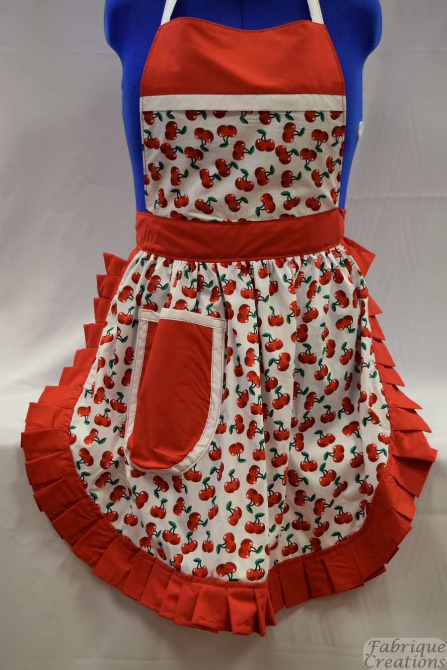 Vintage 50s Style Full Apron Pinny - White & Red - Cherries (Cherry)