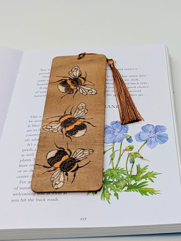 Bees, wooden bookmark, pyrography, stocking filler gift for a bee lover