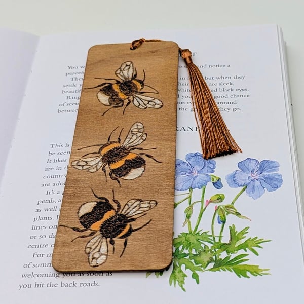 Bees, wooden bookmark, pyrography, stocking filler gift for a bee lover