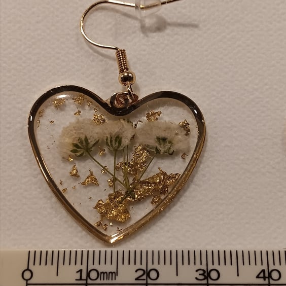 Pressed flower resin earrings