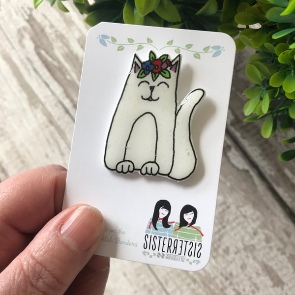 Frida's Cat - White Cat - hand made Pin, Badge, Brooch