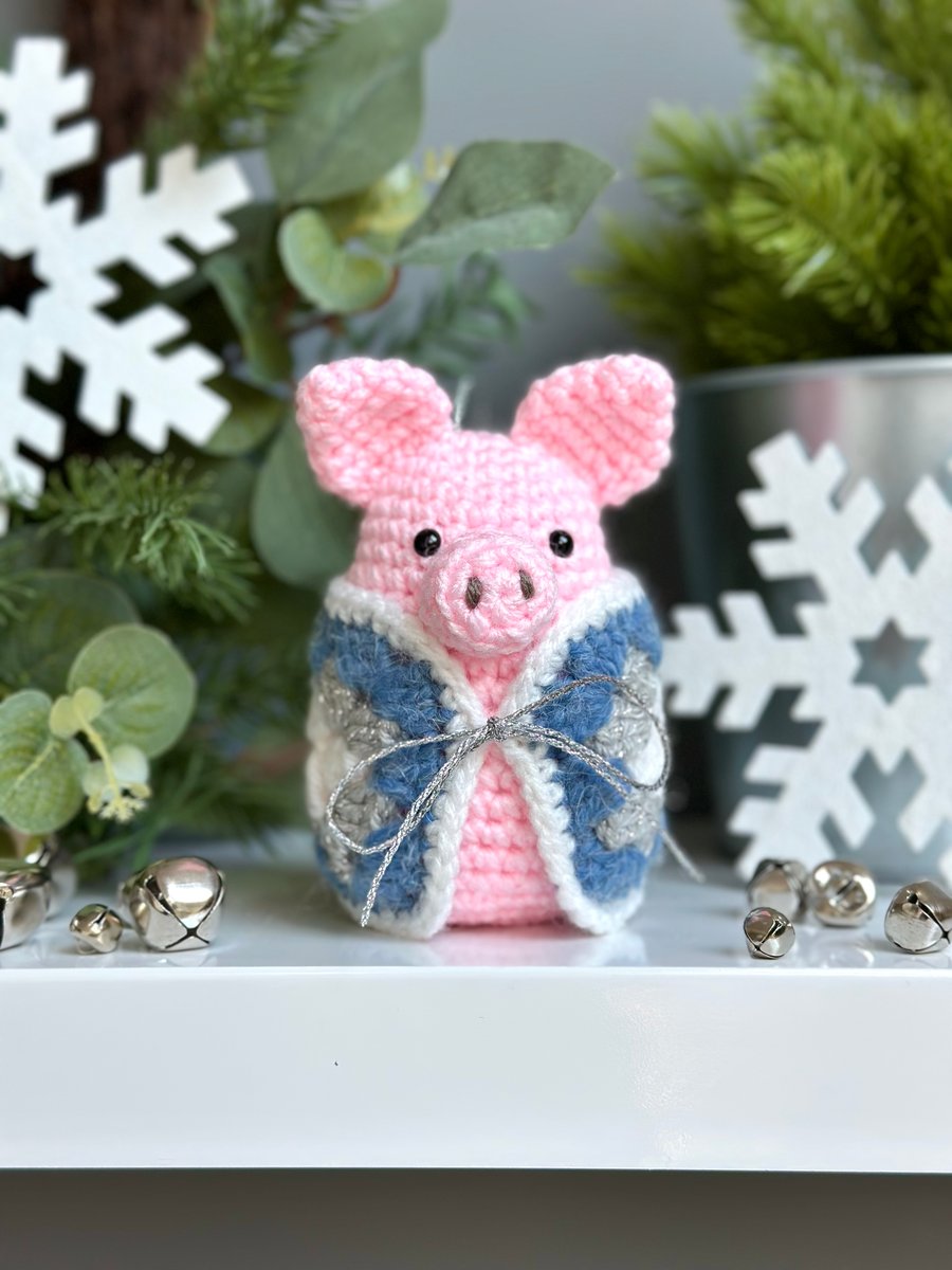 Frosty McSnowFlake Piggy in a Blanket