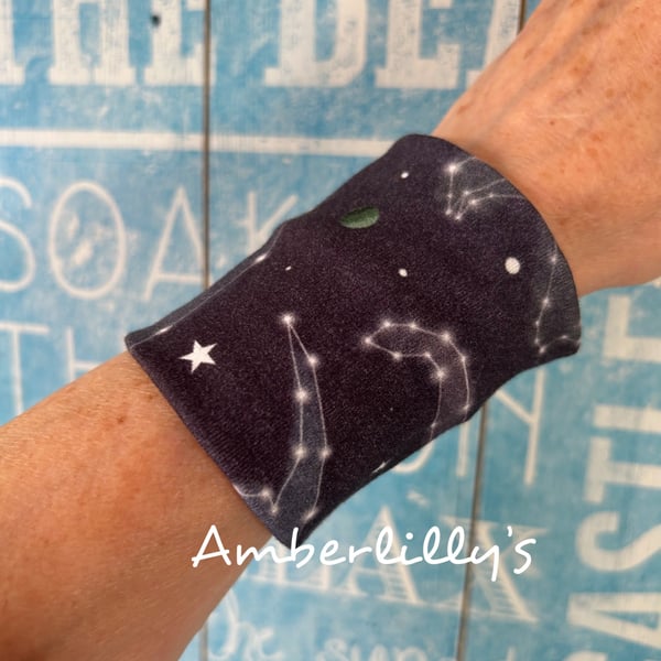 Cuff bracelet stars