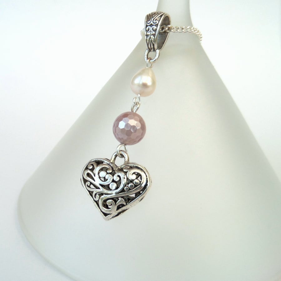 Pink shell pearl, pearl and heart charm necklace