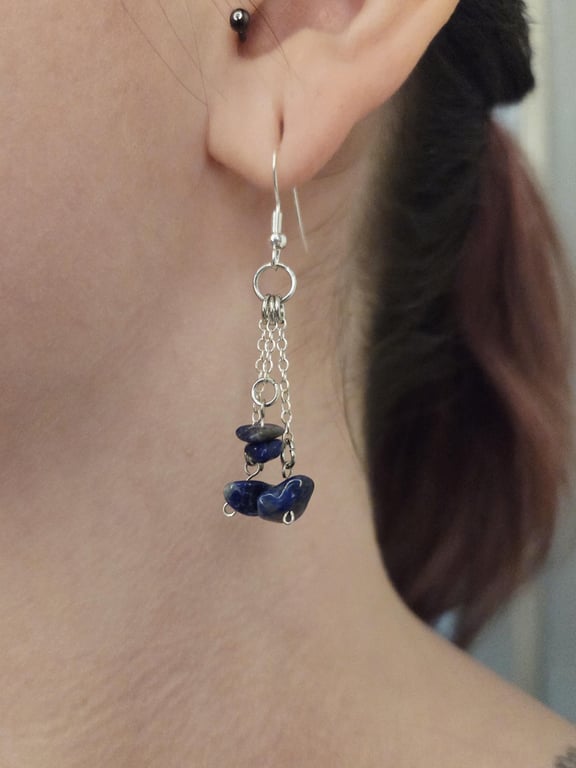 Silver dangle earrings with lapis lazuli gemstone chips