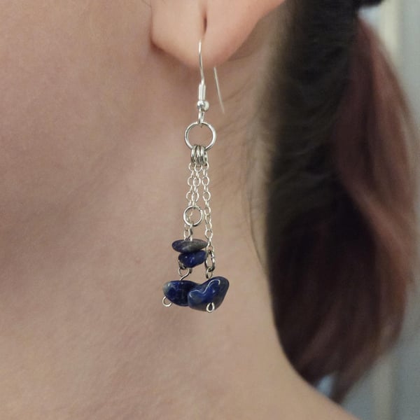 Silver dangle earrings with lapis lazuli gemstone chips