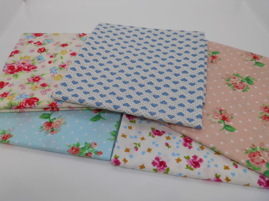  SOLD Fat quarter fabric bundle hearts and flowers