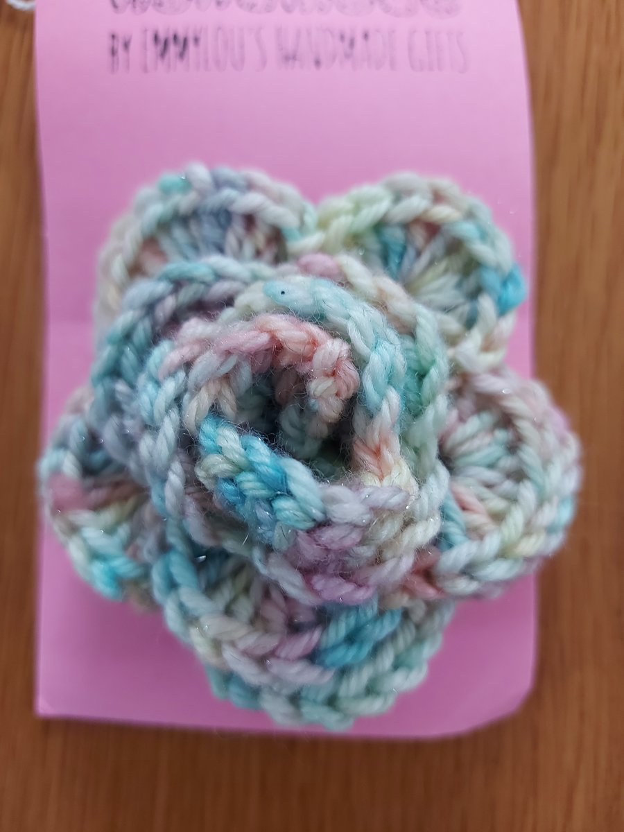 Rose brooch 