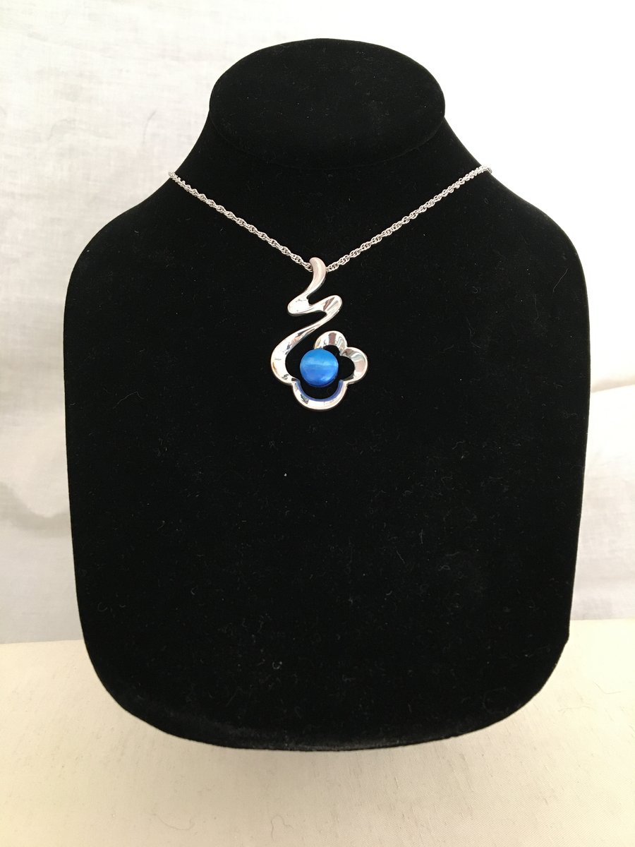 Flower Drop Blue Centred Pendant 