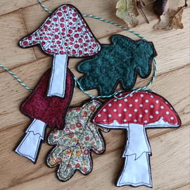 Toadstools and Oak Leaves Autumnal Garland Hanging Decoration