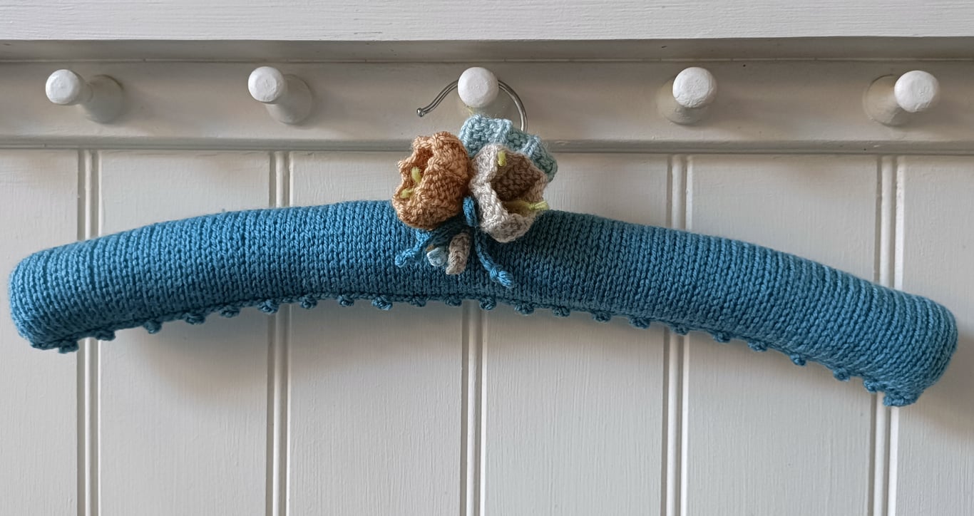Clothes hanger Coat hanger - Nordic blue with crocus flowers 