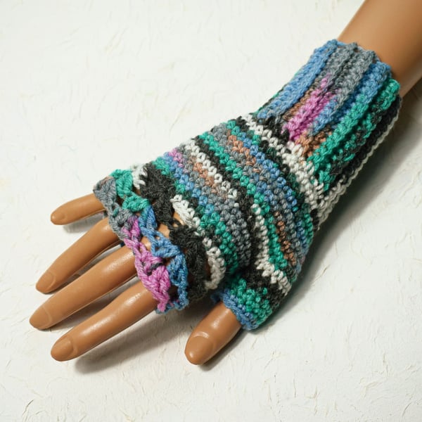 Women's Fingerless Gloves in Multicoloured Acrylic Yarn